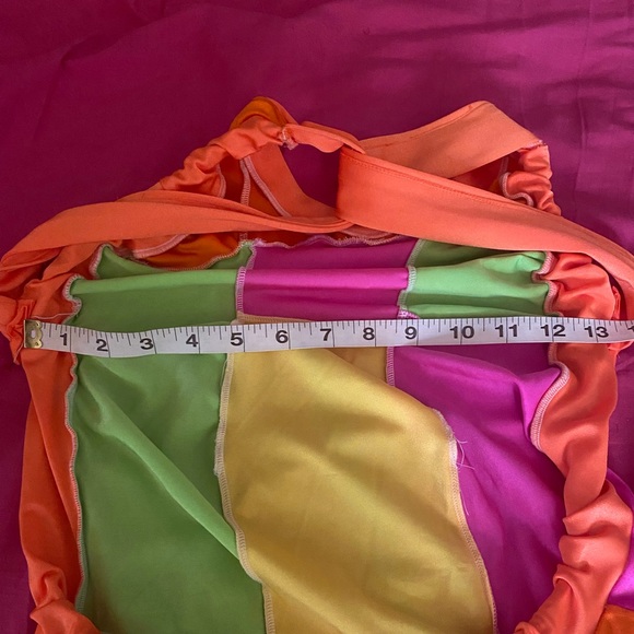 Color Blocked Bodycon Dress - Picture 5 of 6